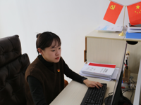 执笔耕耘 脚踏实地
